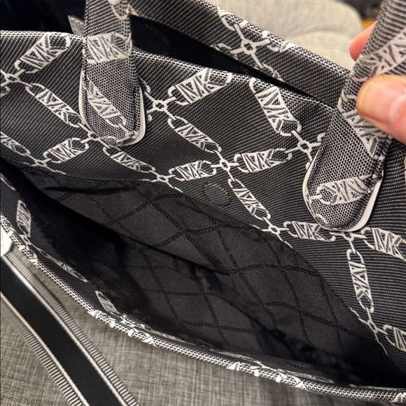 Michael Kors Bag Gigi Large Empire Logo Jacquard Gray White Tote - Picture 11 of 17